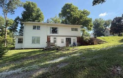611 S BROADWAY Street, Havana, IL 62644