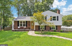 5 CREEKWOOD Lane, FREDERICKSBURG, VA 22405