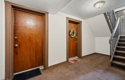 9810 Cove Drive unit: 16H, North Royalton, OH 44133
