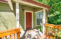 218 S Buffalo Avenue, Cleburne, TX 76033