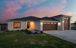 671 Cortona Way, Richland, WA 99352