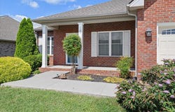 131 N Oaks Dr, Salem, VA 24153