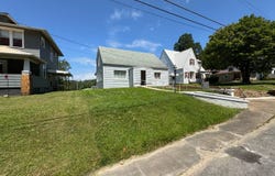 453 High St, Grantsville, WV 26147