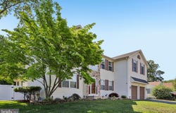 861 LONGWOOD Drive, VINELAND, NJ 08361