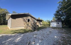 135 E 1st Street, Russellville, KY 42276