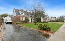 1940 Croydon Drive, North Merrick, NY 11566
