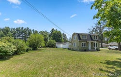 1408 E Pine Hill Avenue, White Cloud, MI 49349