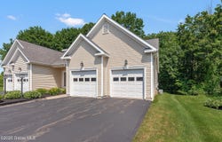 11 Jordan Point Drive, North Greenbush, NY 12180