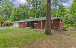 31651 Staman Circle, Farmington Hills, MI 48336