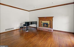 28 MEADOW LANE, PENNINGTON, NJ 08534