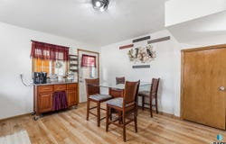 406 S Prairie St, Harrisburg, SD 57032