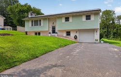 65 RIVER Road, YORK HAVEN, PA 17370
