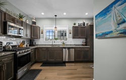 8 Tea Party Drive, Uxbridge, MA 01569