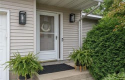 623 E Rolling Hills Drive, Le Center, MN 56057