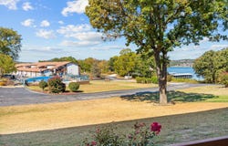 1704 Paradise Landing Road, Kimberling City, MO 65686