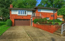 110 Wiltshire Drive, St Clair, PA 15241