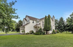 2 Sweney Ct, Hillsborough Twp., NJ 08844-3437