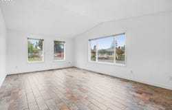 315 SW 5TH Ct, Canby, OR 97013