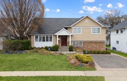 104 Murray Drive, Oceanside, NY 11572