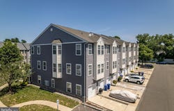 3 FOX Court, DELRAN, NJ 08075