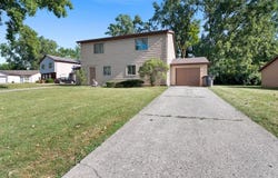 2310-2312 Versailles Village Place, Fort Wayne, IN 46808