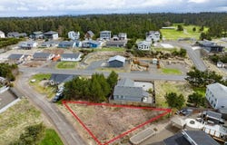 31802 H PL, Ocean Park, WA 98640