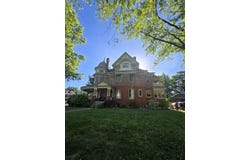 320 E 2nd Avenue, Monmouth, IL 61462