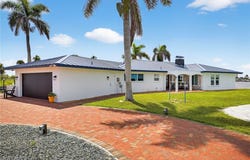 867 Oak Street, Fort Myers Beach, FL 33931