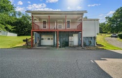 29 Creedmore Rd, Cecil, PA 15321