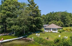 4 Shore Road, Hope, ME 04847