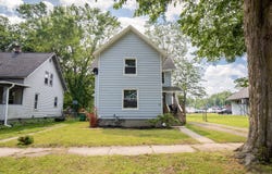 109 S Hooker Avenue, Three Rivers, MI 49093