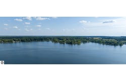 1018 and 1020 Pueblo Pass, Lake Isabella, MI 48893