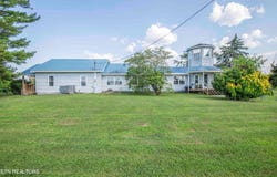 916 W Copeland Drive, Powell, TN 37849