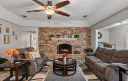 930 Bradley Dr, Athens, TX 75751