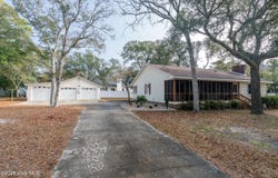 108 NE 41st Street, Oak Island, NC 28465