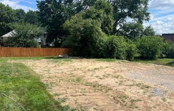 2324 NE 72nd Street, Gladstone, MO 64118