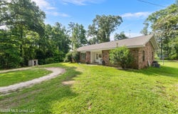 2 Turner Loop, New Augusta, MS 39462