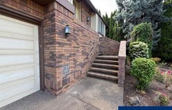 1344 Regency Dr, Eugene, OR 97401