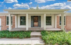 1404 Aurora Dr, Hutchinson, KS 67501
