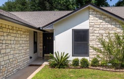 26 Fairway LN, Meadowlakes, TX 78654