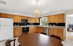 6 Gavin Cir, Stoneham, MA 02180