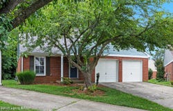 8724 Deer Point Ct, Louisville, KY 40242