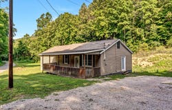 163 Ridge Rd, Sharps Chapel, TN 37866