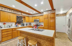 868 KING GEORGE BOULEVARD, SOUTH EUCLID, OH 44121