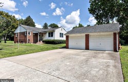 427 W MAPLE AVENUE, LAUREL SPRINGS, NJ 08021