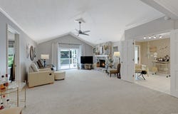 10618 Lake Pointe Drive, Fort Wayne, IN 46845