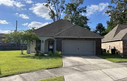 16211 White Rose Dr, Baton Rouge, LA 70817