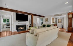 34 Long Hill Farm, Guilford, CT 06437