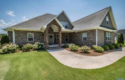 46 Luke Street, Scottsboro, AL 35769