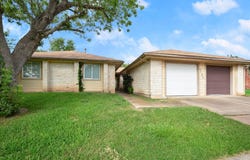 2703 Sunny LN, Taylor, TX 76574